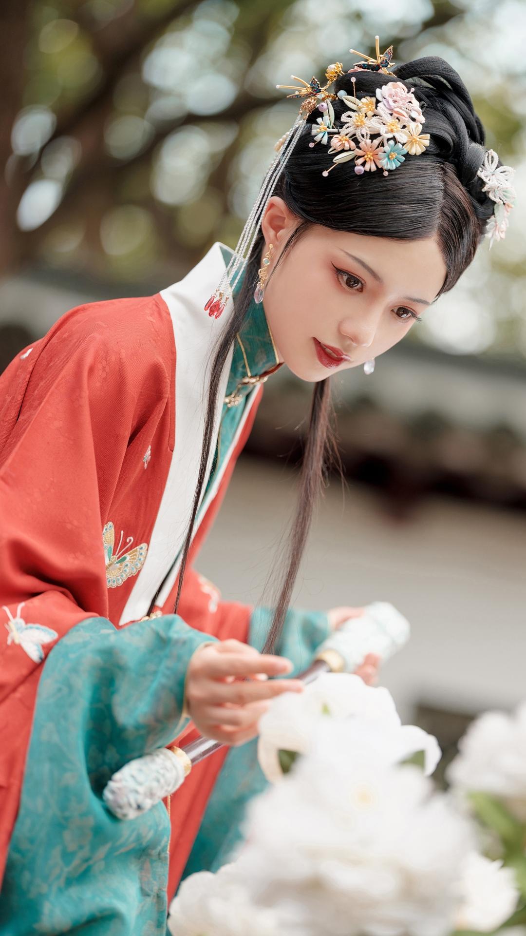 古风汉服美女粉嫩迷人写真的配图 - Haida(嗨达)主题演示