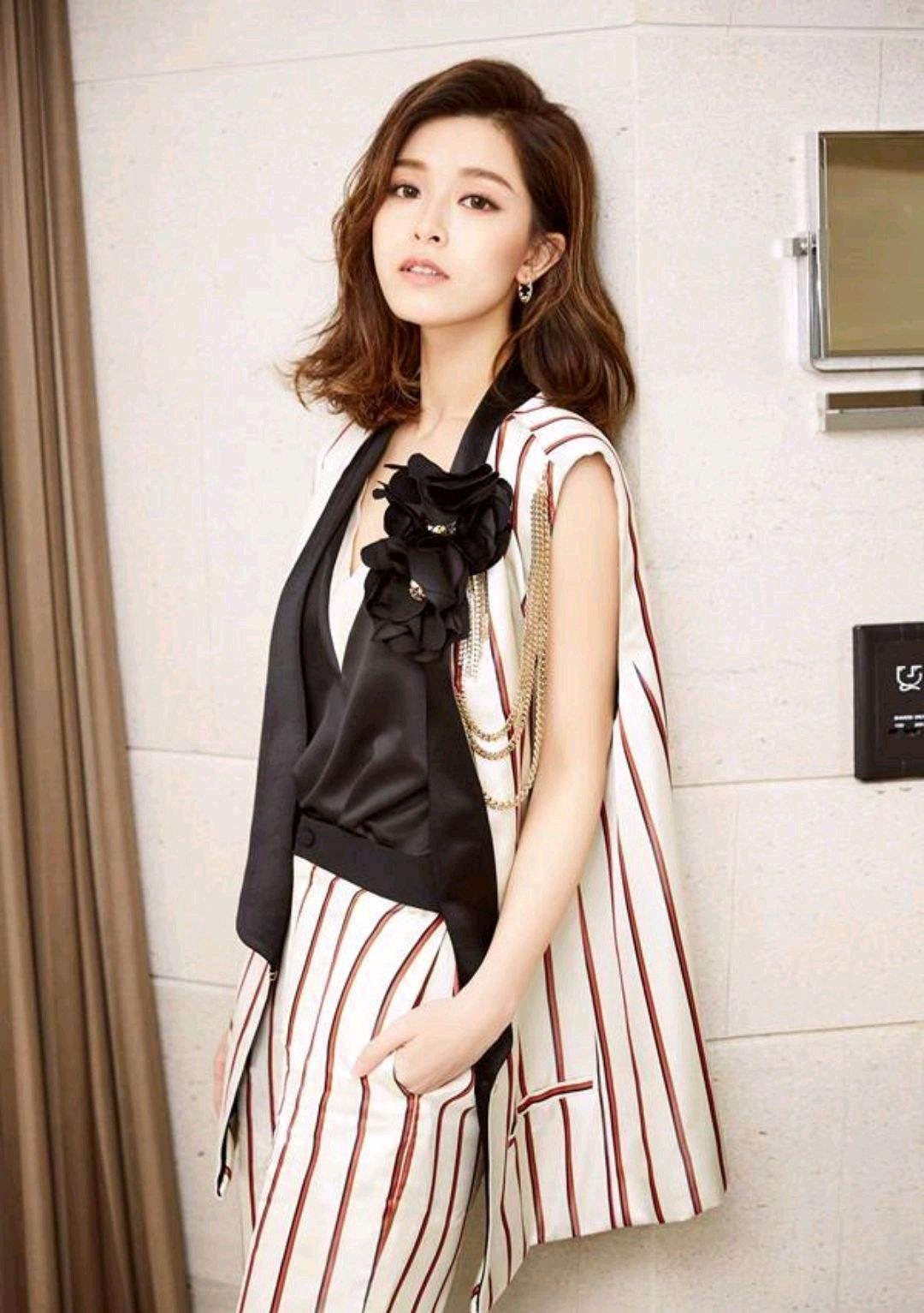 冷酷御姐高清美图的配图 - Haida(嗨达)主题演示