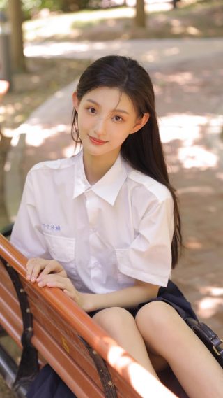 元气单纯萌妹子校服户外迷人写真 - Haida(嗨达)主题演示